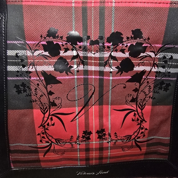 New Victoria’s Secret Red Black Plaid Roses Design Tote Bag Christmas 2020 - Picture 3 of 10